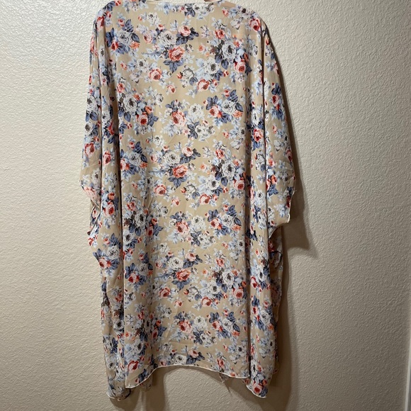 Long kimono. Duster. Neutral. Floral. - Picture 2 of 9
